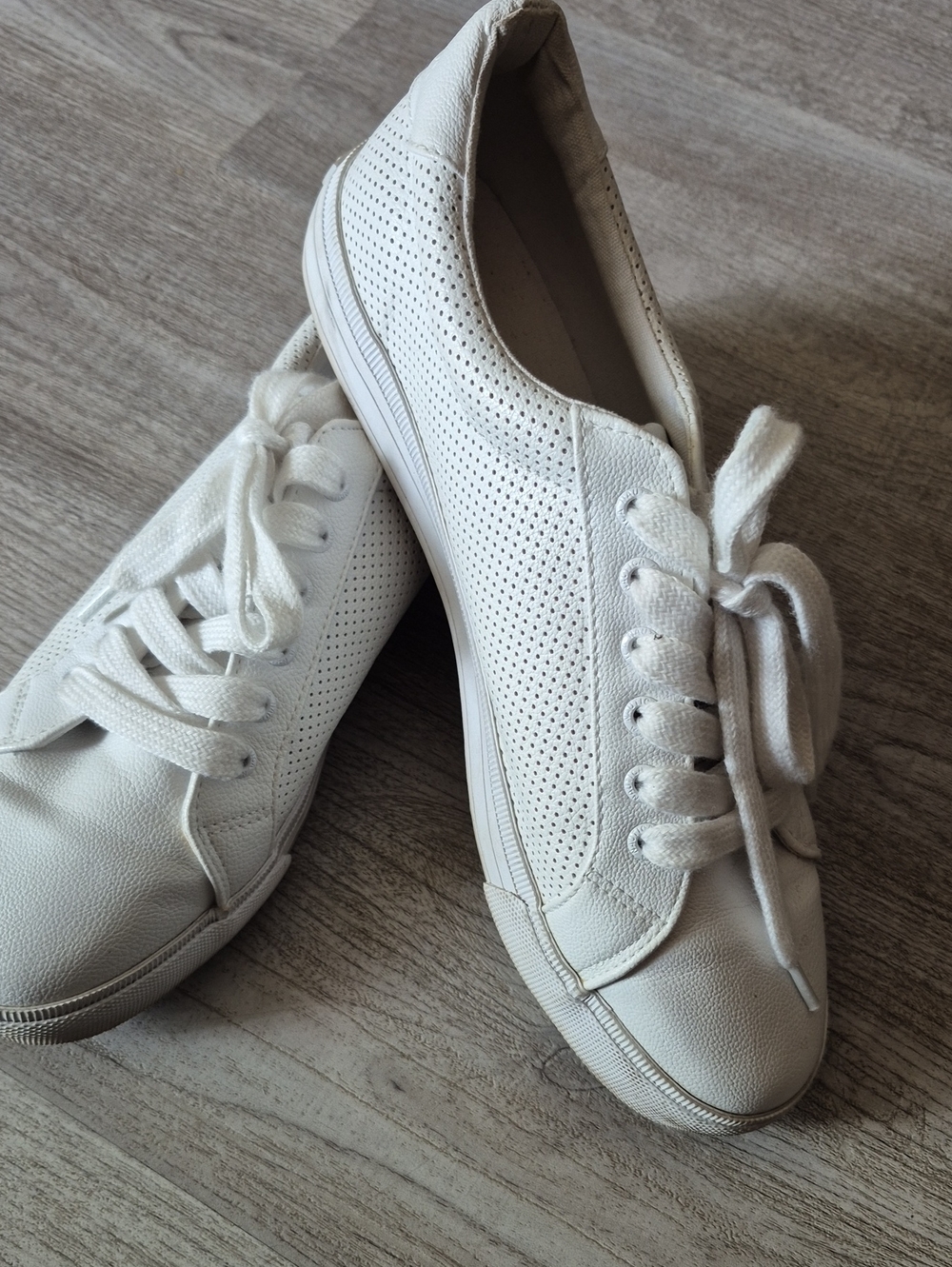Nautica Women's White Perforated Leather Lace-Up Sneakers